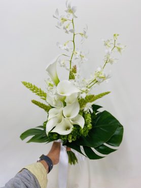白いカラー　クラッチブーケ｜「彩季舎」　（群馬県高崎市の花キューピット加盟店 花屋）のブログ