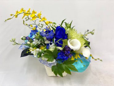 青いバラ　ご退職祝いのアレンジメント｜「彩季舎」　（群馬県高崎市の花キューピット加盟店 花屋）のブログ