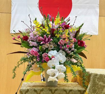 卒業式の演壇花｜「彩季舎」　（群馬県高崎市の花キューピット加盟店 花屋）のブログ