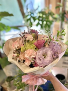 透明感のあるピンク色で・・・｜「フローリスト飾り屋」　（鹿児島県鹿児島市の花キューピット加盟店 花屋）のブログ