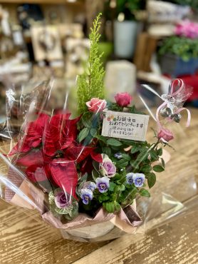 季節のお花でお届け致しました｜「フローリスト飾り屋」　（鹿児島県鹿児島市の花キューピット加盟店 花屋）のブログ