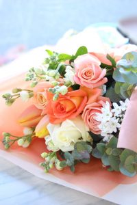 白・オレンジ系の花束｜「アライ花店」　（山形県山形市の花キューピット加盟店 花屋）のブログ