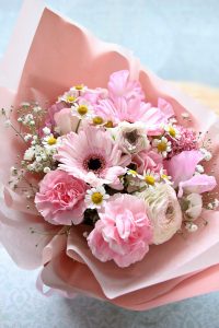 １歳のお誕生日花束｜「アライ花店」　（山形県山形市の花キューピット加盟店 花屋）のブログ