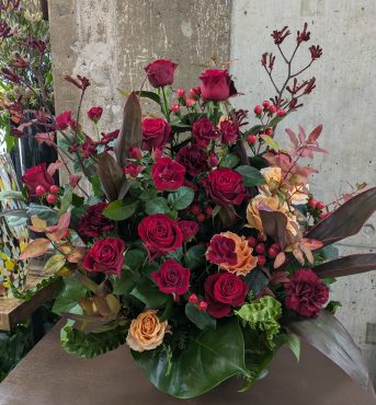 赤メインのアレンジメント｜「花かざり」　（大阪府大阪市城東区の花キューピット加盟店 花屋）のブログ