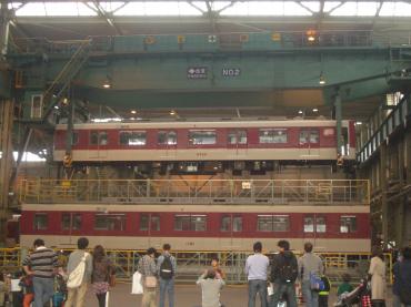近鉄電車の車庫の一般公開｜「ポピー」　（京都府八幡市の花キューピット加盟店 花屋）のブログ