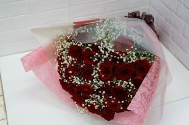 赤バラ３０本とカスミソウの花束　ご来店予約｜「フローラント」　（静岡県三島市の花キューピット加盟店 花屋）のブログ