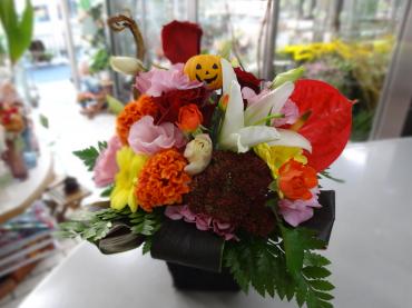 ハロウィンの雰囲気でアレンジ｜「ポピー」　（京都府八幡市の花キューピット加盟店 花屋）のブログ