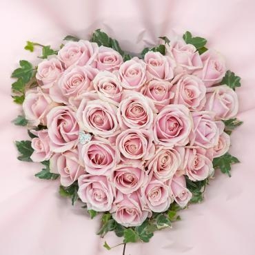 「感謝」を込めてハートアレンジメント　結婚記念日　フローラント｜「フローラント」　（静岡県三島市の花キューピット加盟店 花屋）のブログ