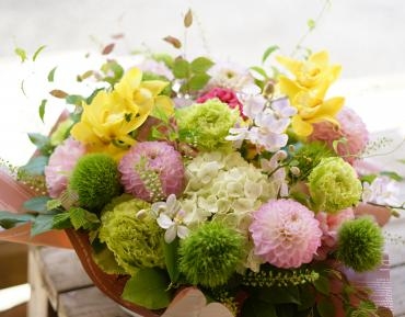 華やかな御祝アレンジメント　三島市フローラント｜「フローラント」　（静岡県三島市の花キューピット加盟店 花屋）のブログ