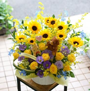 明るいヒマワリと黄バラのアレンジメント｜「フローラント」　（静岡県三島市の花キューピット加盟店 花屋）のブログ