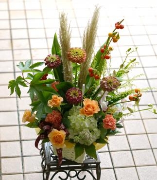 秋の気配　お祝いアレンジメント　三島市フローラント｜「フローラント」　（静岡県三島市の花キューピット加盟店 花屋）のブログ