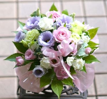 優しい色アレンジメント　お届けしました　三島市フローラント｜「フローラント」　（静岡県三島市の花キューピット加盟店 花屋）のブログ