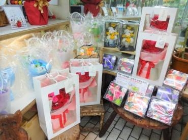 ソープフラワー（シャボンフラワー）結構多めに入荷！｜「ポピー」　（京都府八幡市の花キューピット加盟店 花屋）のブログ
