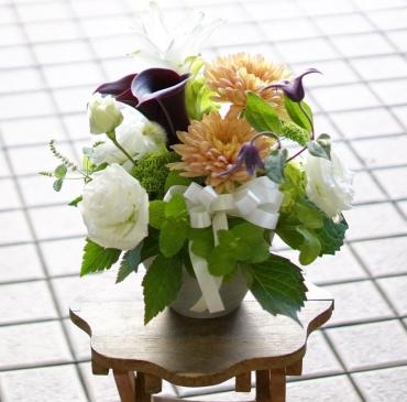 お供えアレンジメント　花キューピット配達しました　三島市フローラント｜「フローラント」　（静岡県三島市の花キューピット加盟店 花屋）のブログ