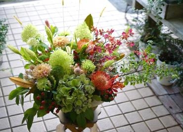御祝アレンジメント　配達しました　三島市フローラント｜「フローラント」　（静岡県三島市の花キューピット加盟店 花屋）のブログ