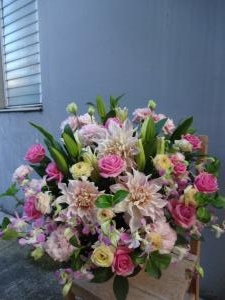 お誕生日のアレンジ｜「緑花園」　（徳島県吉野川市の花キューピット加盟店 花屋）のブログ
