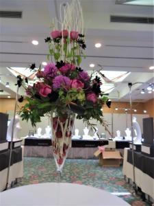 展示会場の中央に！｜「緑花園」　（徳島県吉野川市の花キューピット加盟店 花屋）のブログ