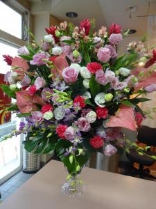 ガラス花器に豪華なお花を！｜「緑花園」　（徳島県吉野川市の花キューピット加盟店 花屋）のブログ