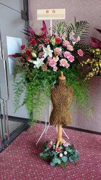 発表会にスタンド花の納品～兵庫県三木市の花屋フローリストシバタ～｜「フローリスト　シバタ」　（兵庫県三木市の花キューピット加盟店 花屋）のブログ
