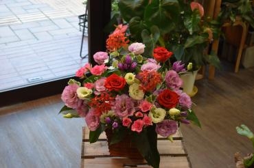 お誕生日アレンジメント　～天草市の花屋　フラワーショップ花よど～｜「フラワーショップ花よど」　（熊本県天草市の花キューピット加盟店 花屋）のブログ