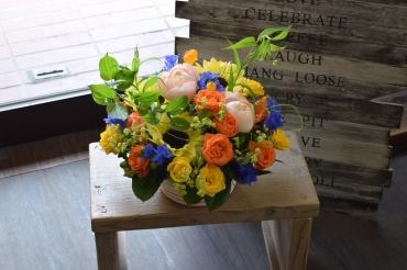 ひまわりを入れたアレンジメント　～天草市の花屋　フラワーショップ花よど～｜「フラワーショップ花よど」　（熊本県天草市の花キューピット加盟店 花屋）のブログ