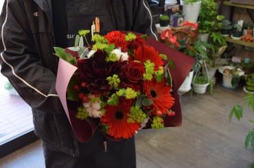 赤系のブーケ♪～天草市の花屋　フラワーショップ花よど～｜「フラワーショップ花よど」　（熊本県天草市の花キューピット加盟店 花屋）のブログ