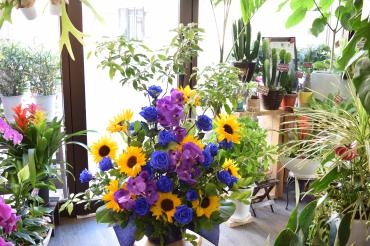 ひまわりとブルーローズ♪｜「フラワーショップ花よど」　（熊本県天草市の花キューピット加盟店 花屋）のブログ