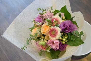 ブーケ風の花束です♪｜「フラワーショップ花よど」　（熊本県天草市の花キューピット加盟店 花屋）のブログ