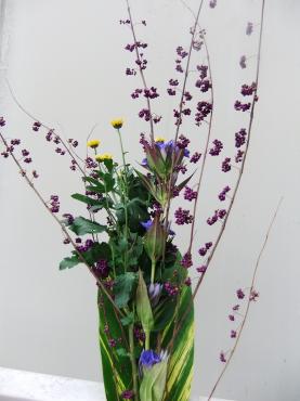 紫式部の生け花セットが￥２００！｜「ポピー」　（京都府八幡市の花キューピット加盟店 花屋）のブログ