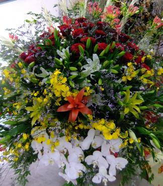超でかいアレンジメント｜「ポピー」　（京都府八幡市の花キューピット加盟店 花屋）のブログ