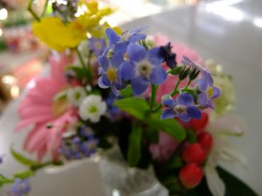 デジカメでプチブーケを撮影(悪戦苦闘）｜「ポピー」　（京都府八幡市の花キューピット加盟店 花屋）のブログ