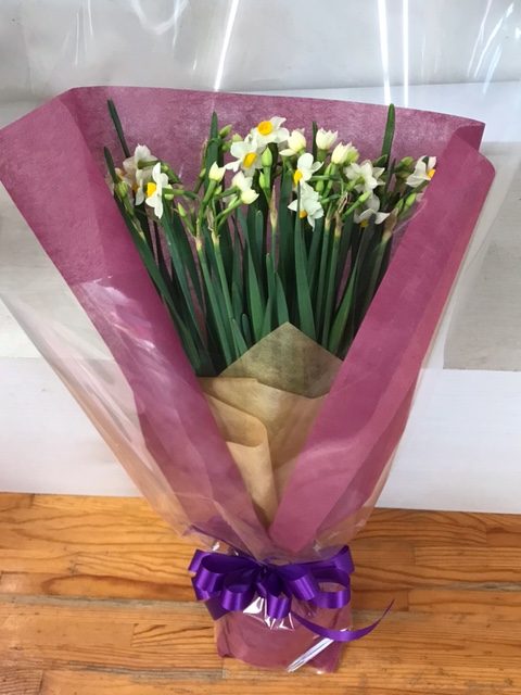 日本水仙の花束｜「フラワーショップはなまつ」　（京都府宇治市の花キューピット加盟店 花屋）のブログ
