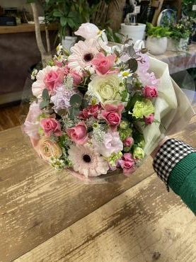春の花贈り～店休日おしらせ｜「フローリスト飾り屋」　（鹿児島県鹿児島市の花キューピット加盟店 花屋）のブログ
