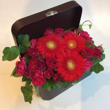 結婚記念日のお祝いにBOXフラワーのご注文　ありがとうございました。｜「銀座ニューフラワー」　（東京都中央区の花キューピット加盟店 花屋）のブログ
