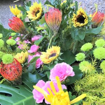 今週の飛行神社の花手水｜「ポピー」　（京都府八幡市の花キューピット加盟店 花屋）のブログ
