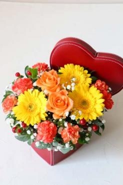 オレンジバラのハートボックスアレンジメント｜「フラワーショップ花太郎」　（北海道旭川市の花キューピット加盟店 花屋）のブログ