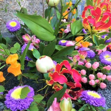 今週の飛行神社の花手水｜「ポピー」　（京都府八幡市の花キューピット加盟店 花屋）のブログ