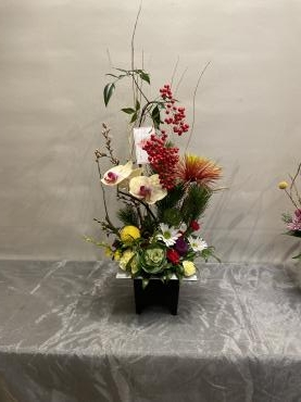 お正月アレンジメント・・・｜「フローリスト飾り屋」　（鹿児島県鹿児島市の花キューピット加盟店 花屋）のブログ