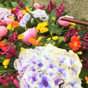 今週の飛行神社の花手水（今週でしばらくお休みに入ります）｜「ポピー」　（京都府八幡市の花キューピット加盟店 花屋）のブログ