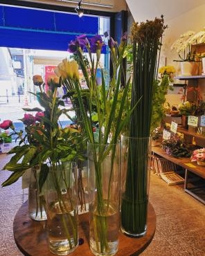 後ろ姿｜「花里」　（神奈川県逗子市の花キューピット加盟店 花屋）のブログ