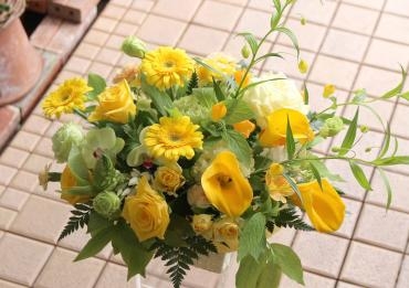 店長お勧めイエロー系アレンジメント｜「フローラント」　（静岡県三島市の花キューピット加盟店 花屋）のブログ