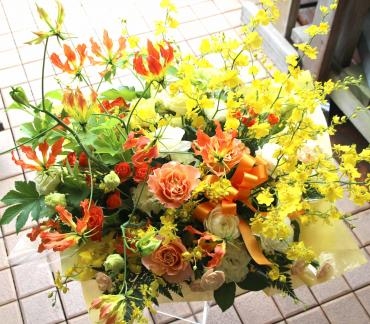ボリューム満点アレンジメント｜「フローラント」　（静岡県三島市の花キューピット加盟店 花屋）のブログ