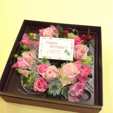 ＢＯＸ　ＦＬＯＷＥＲ　で　サプライズ！｜「フローリスト飾り屋」　（鹿児島県鹿児島市の花キューピット加盟店 花屋）のブログ