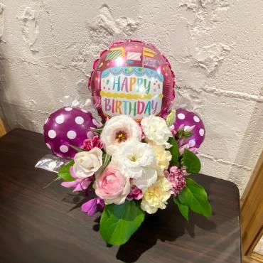 御誕生日フラワー＆バルーンアレンジメント　ご注文ありがとうございました。｜「銀座ニューフラワー」　（東京都中央区の花キューピット加盟店 花屋）のブログ