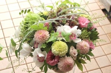 優しいピンク色の供花　長寿のおばあさまへ｜「フローラント」　（静岡県三島市の花キューピット加盟店 花屋）のブログ