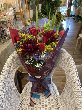 御礼の花束「お世話になりました・・・」｜「フローリスト飾り屋」　（鹿児島県鹿児島市の花キューピット加盟店 花屋）のブログ
