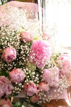 芍薬とカスミソウの花束｜「アライ花店」　（山形県山形市の花キューピット加盟店 花屋）のブログ