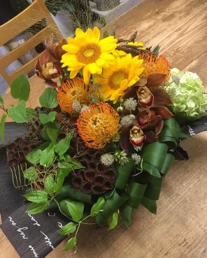 黒　×　黄色・・・・・(*‘∀‘)/　｜「フローリスト飾り屋」　（鹿児島県鹿児島市の花キューピット加盟店 花屋）のブログ