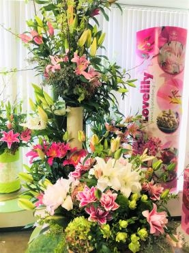 八重のユリとスタンダードアルストロメリア!?｜「ポピー」　（京都府八幡市の花キューピット加盟店 花屋）のブログ