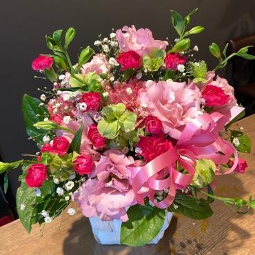 奥様へのお誕生日プレゼントにアレンジメント!!　ご注文ありがとうございました。｜「銀座ニューフラワー」　（東京都中央区の花キューピット加盟店 花屋）のブログ